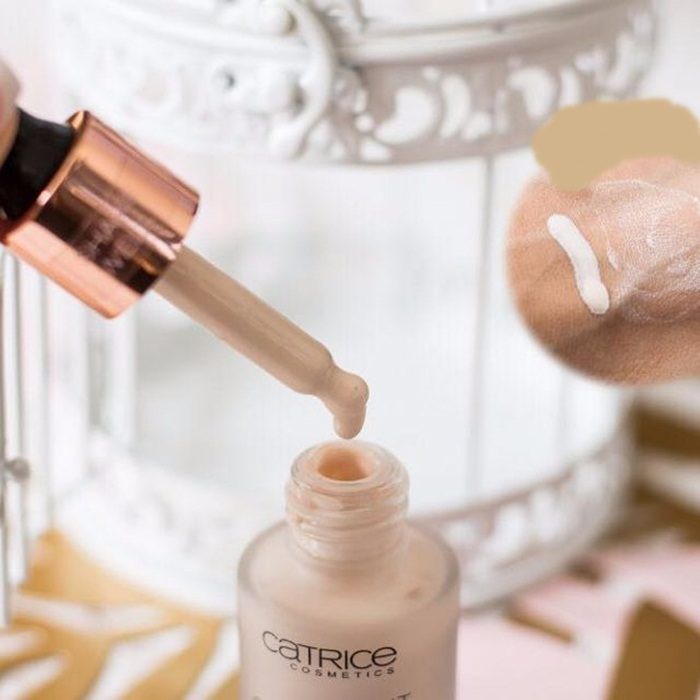 Kem Lót CATRICE Light Correcting Serum Primer