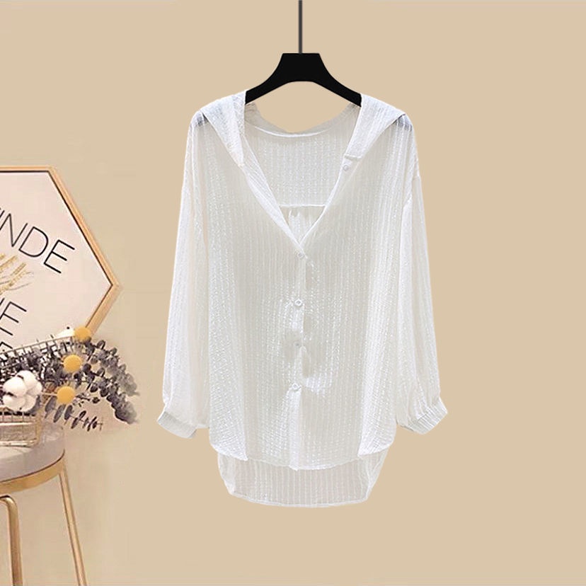 Set áo khoác có mũ trùm đầu chống nắng + áo hai dây + quần jean size lớn thời trang mùa hè 2022 cho nữ