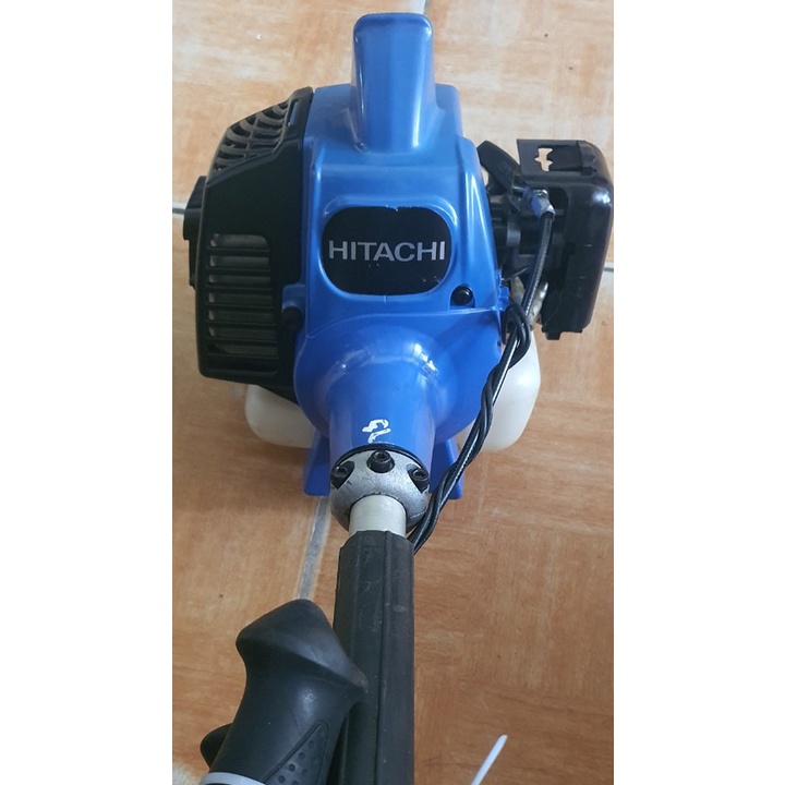 Máy Cắt Cỏ Nhật Bãi Hitachi Động Cơ 2 Kì