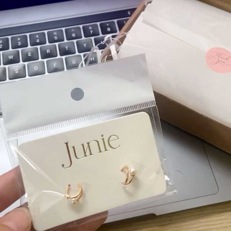 Bông Tai Bạc JUNIE, Kiểu Dáng Ôm Tai Đính Hạt Trai E-JANE