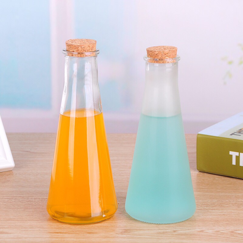 Chai thuỷ tinh tam giác nút gỗ - Chai nón đựng sữa dung tích 350ml - DaiSy Decor