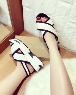 Sandal hàng mới về 