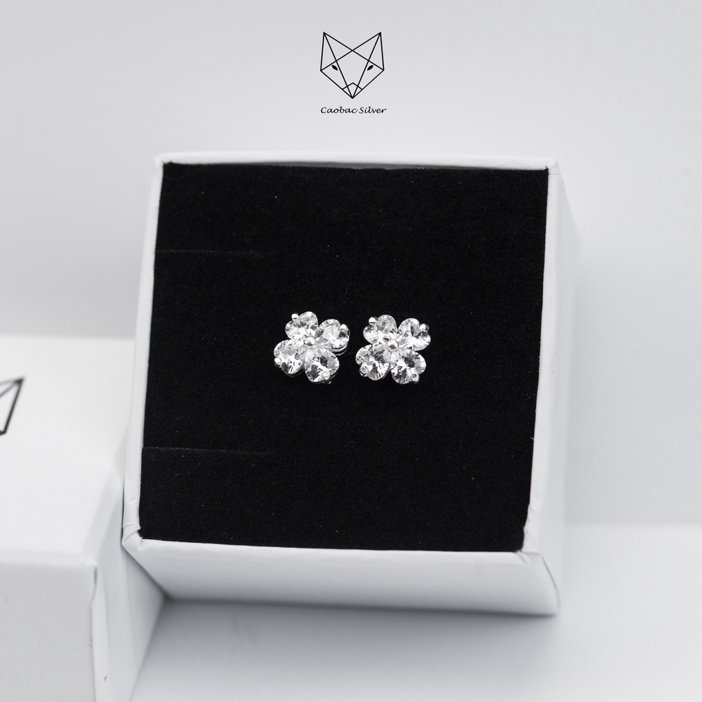 Khuyên Bạc Ta S925 Đính Đá Cao Cấp CaoBac Silver Bốn Cánh Đá Lấp Lánh Đơn Giản, Dễ Thương Mang Lại May Mắn Cho Bạn Nữ