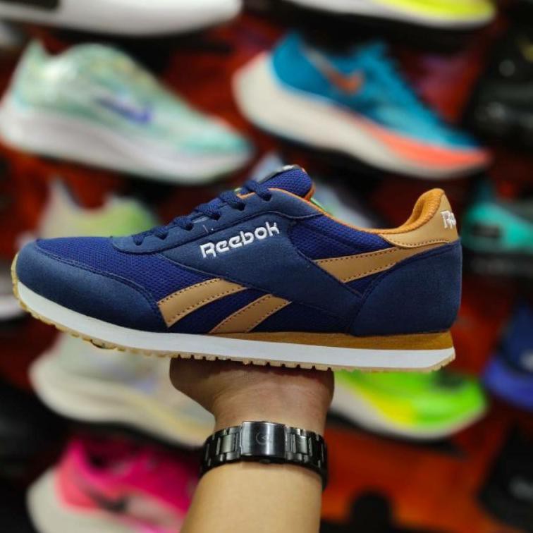 Giày Chạy Bộ Reebok Clasik Nhập Khẩu Chất Lượng Cao Cho Nam