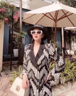 KÍNH MẮT MÈO VUÔNG