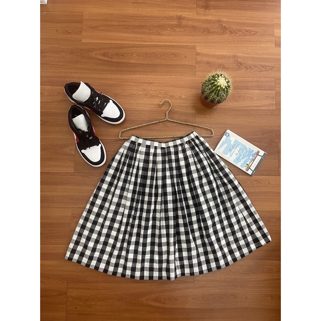 V007 CHÂN VÁY KẺ DÁNG XÒE