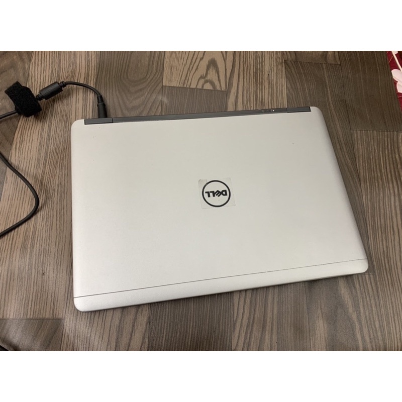 Laptop dell 7440 i7