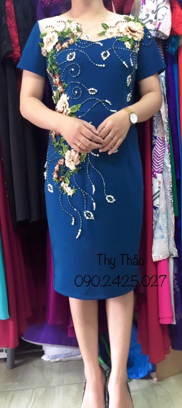 Đầm trung niên nữ thiết kế phối hoa