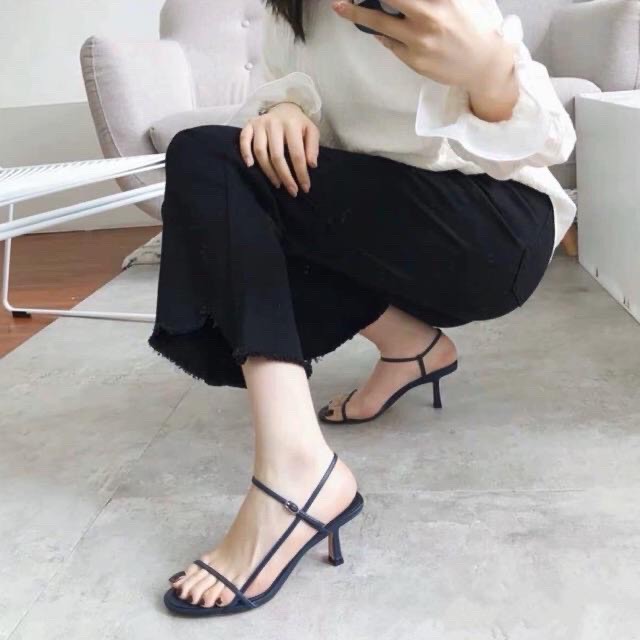 Sandal quai mảnh cực xinh màu đen HA