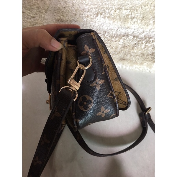 Túi si hiệu y hình