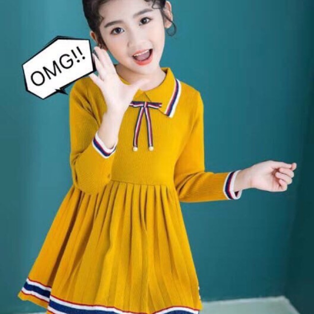 Váy vàng nơ cổ