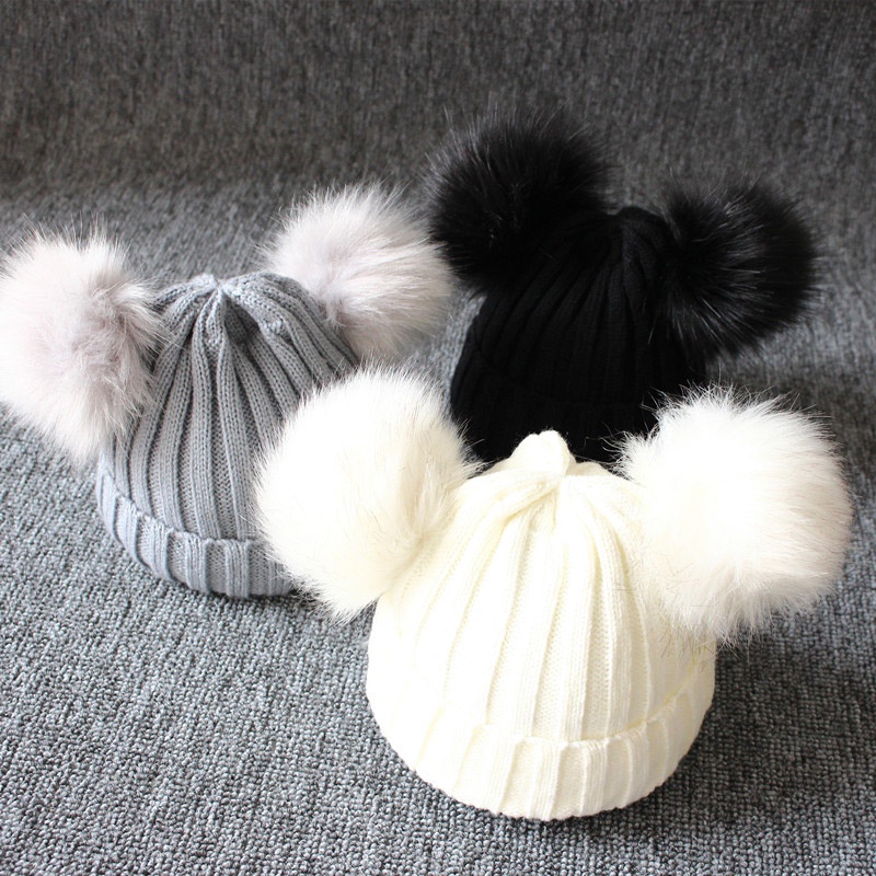 Mũ beanie đính quả bông dễ thương cho bé