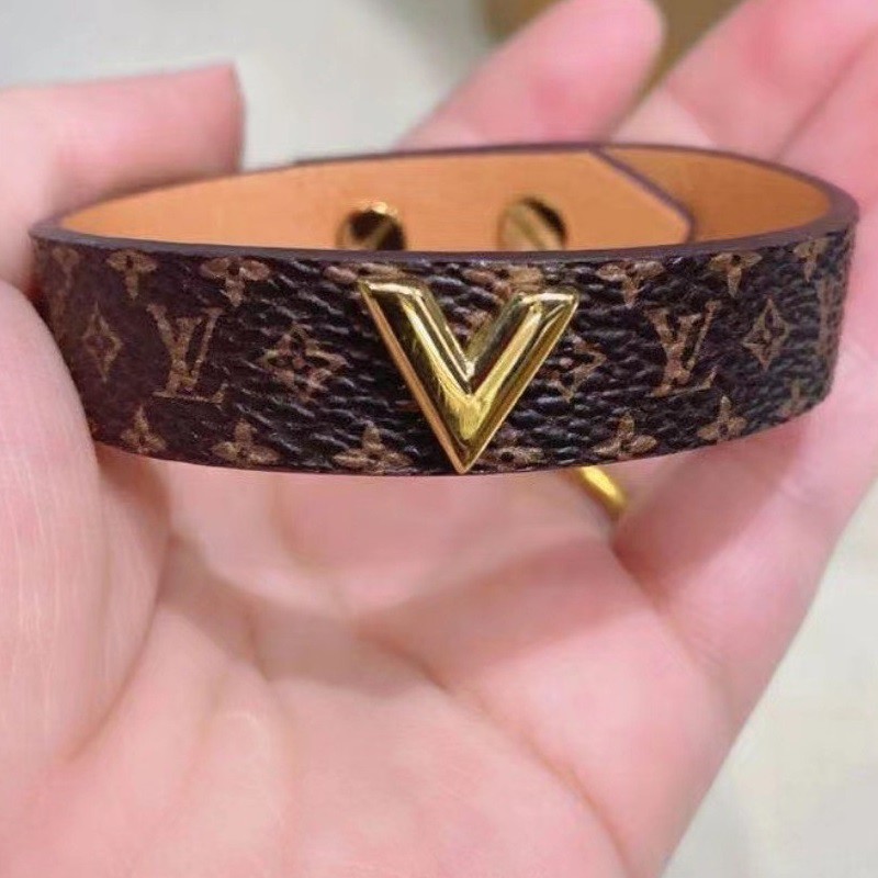 Vòng Tay Nam Hoa Văn Titan Ko Đen TT 3773