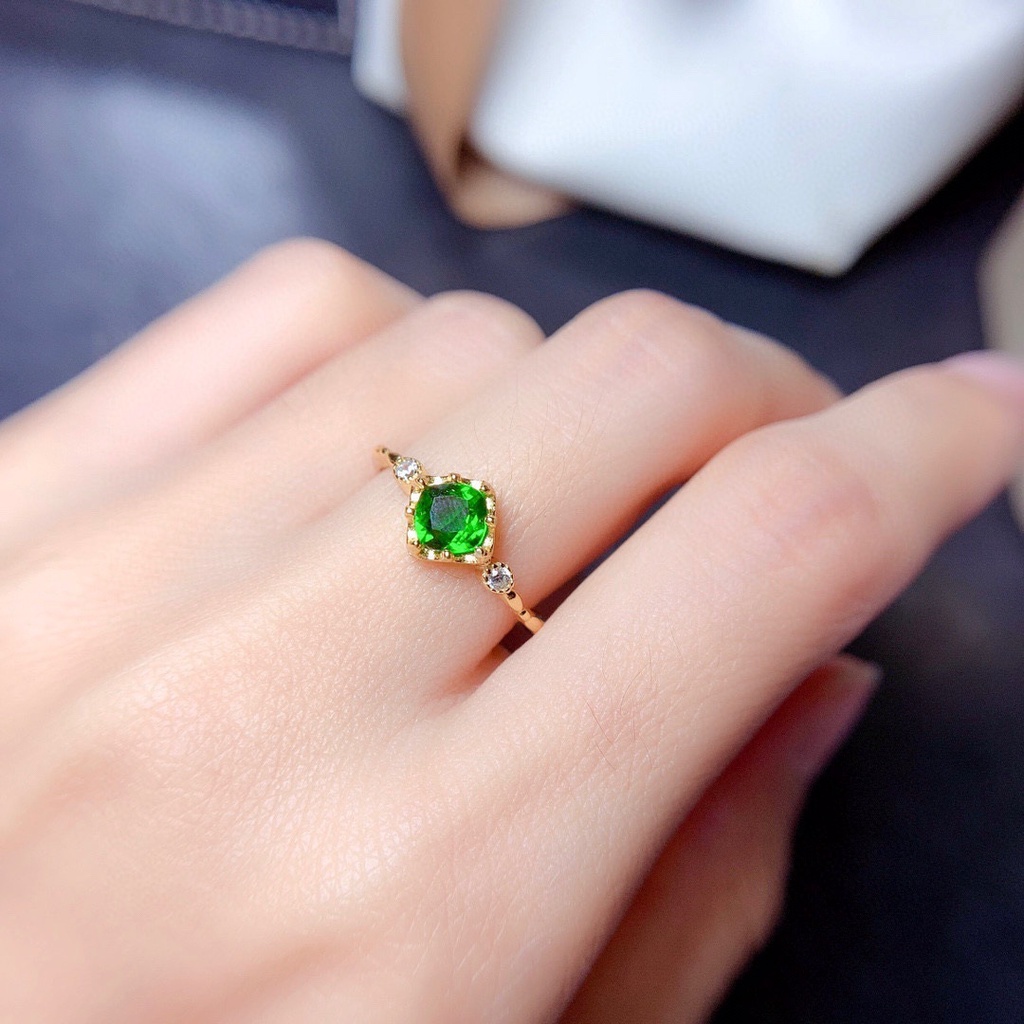 Nhẫn Titan Mạ VàNg ĐíNh Đá Xanh Lá ThờI Trang