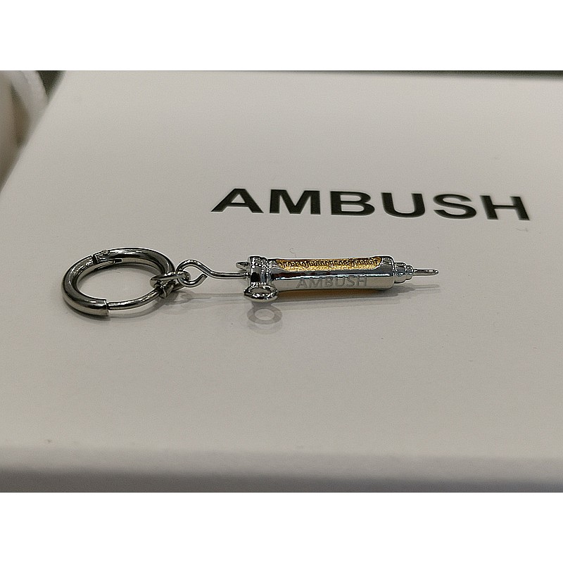 Bông tai Ambush syringe earring ss20