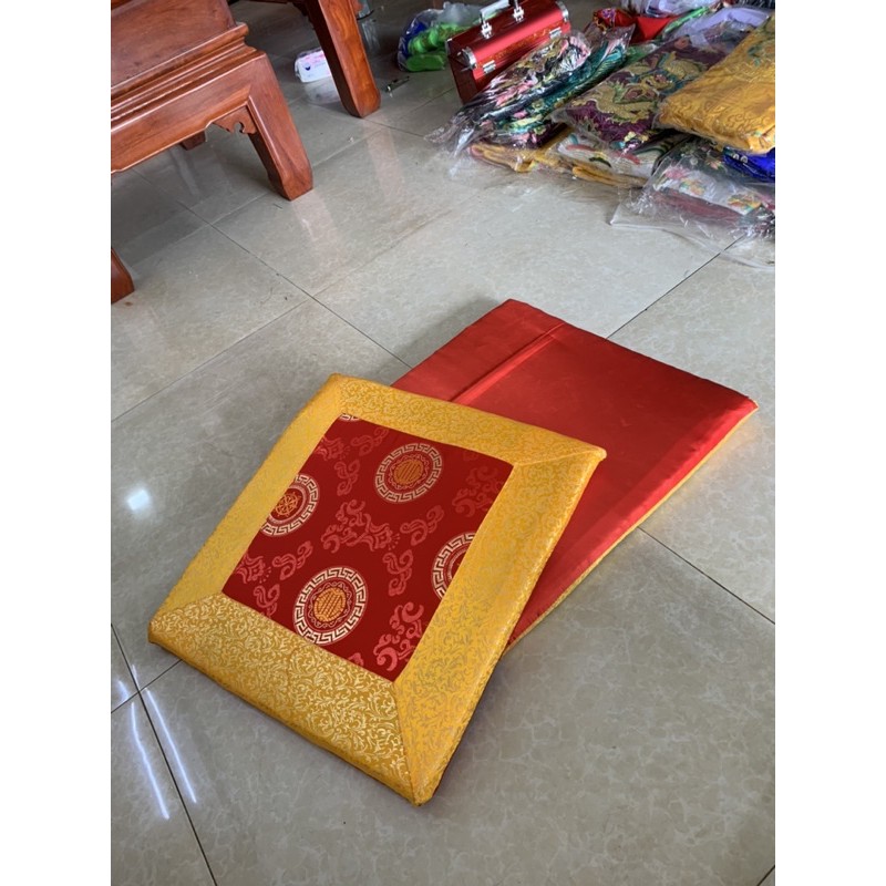 🎁Đệm/Thảm Ngồi Hầu Đồng-PK Hầu Đồng-1Bộ có 3 chiếc,1Dài 2 Ngắn:Làm từ đệm mút Ngồi siêu êm bọc bởi chất Vải Gấm Cao Cấp.