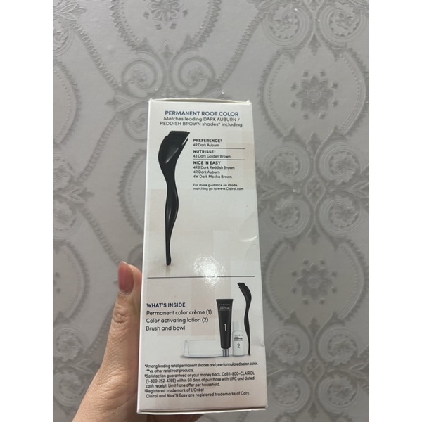 Thuốc nhuộm phủ chân tóc bạc /dặm chân tóc bạc  Clairol Root Touch-Up Màu : 4R sẫm màu nâu/ đỏ nâu