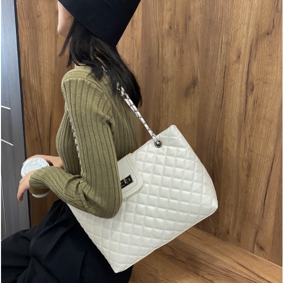 Túi Xách Đeo Vai Nữ Đẹp Cao Cấp Thời Trang Đi Làm Khóa Vặn Dây Xích Đẹp