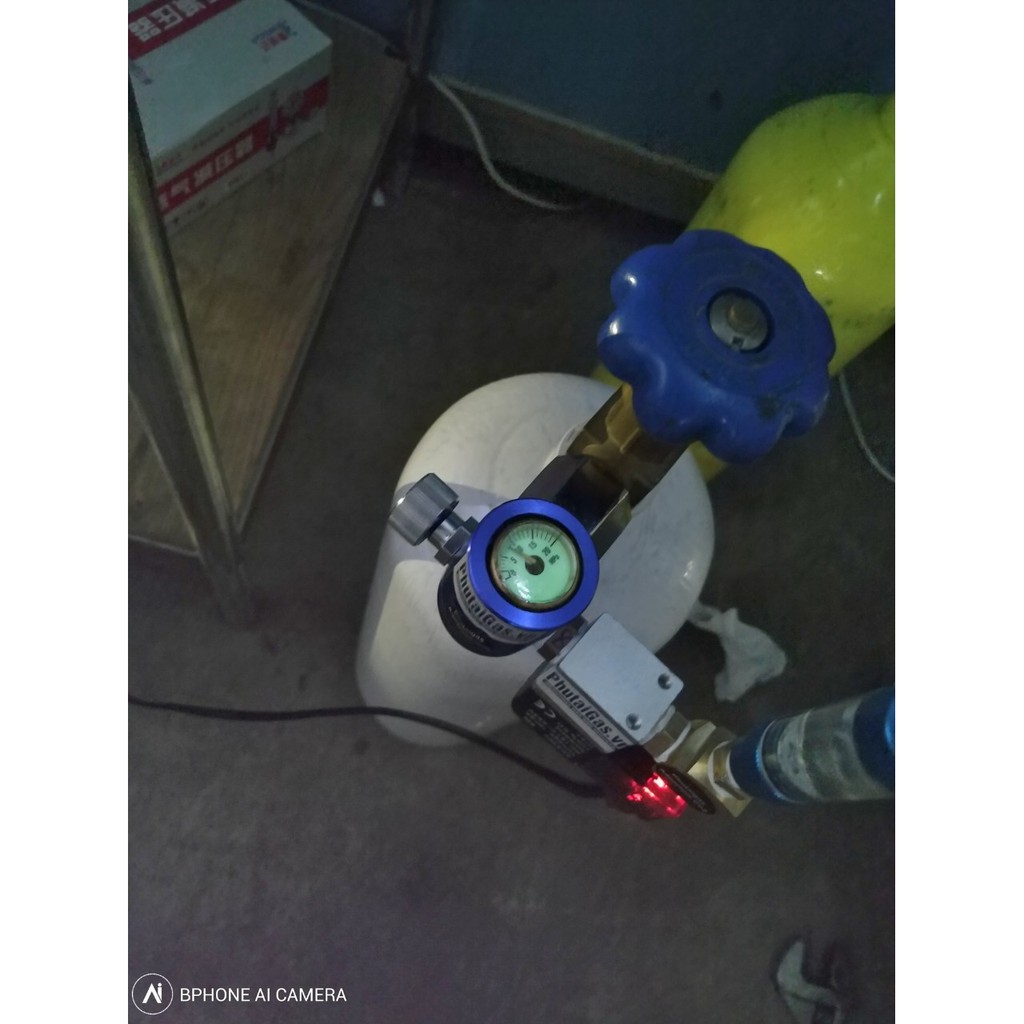 Van điện thủy sinh CO2