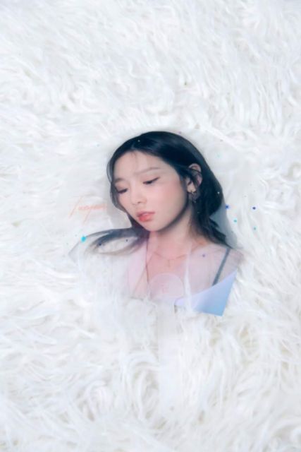Quạt 3D Yoona vsf TaeYeon