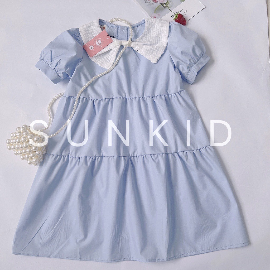 Váy đầm bé gái mùa hè dáng suông cổ trắng viền ren vải thô cao cấp Sunkid  VH2 màu hồng, xanh 4-12 tuổi