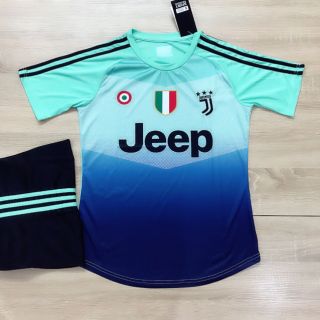 Quần áo bóng đá : Juventus xanh 2021