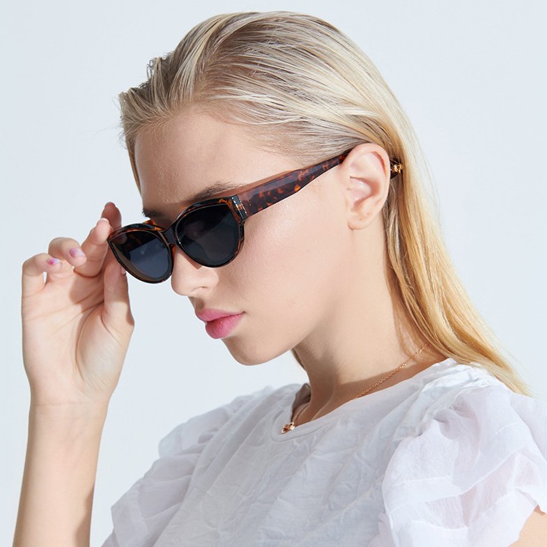 Kính mát thời trang khung nhựa cho nam &amp; nữ