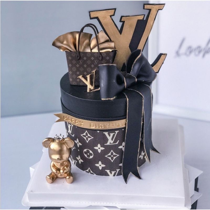 Combo 2 mô hình bằng nhựa trang trí bánh kem, bánh sinh nhật