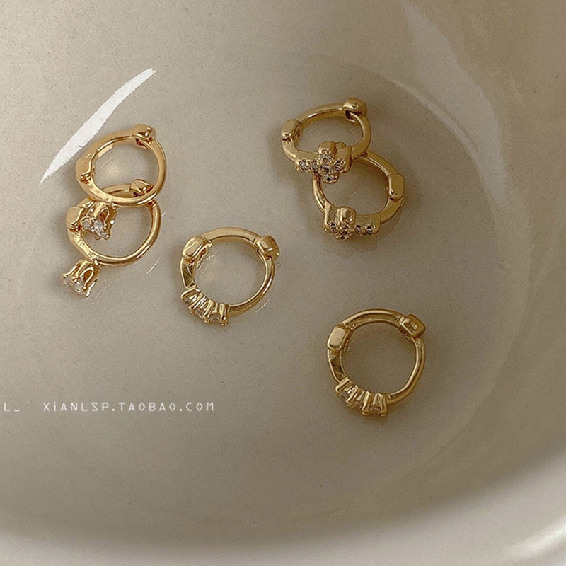 Bông tai titan không gỉ hoa tai tròn mạ vàng 18k phong cách retro cổ điển