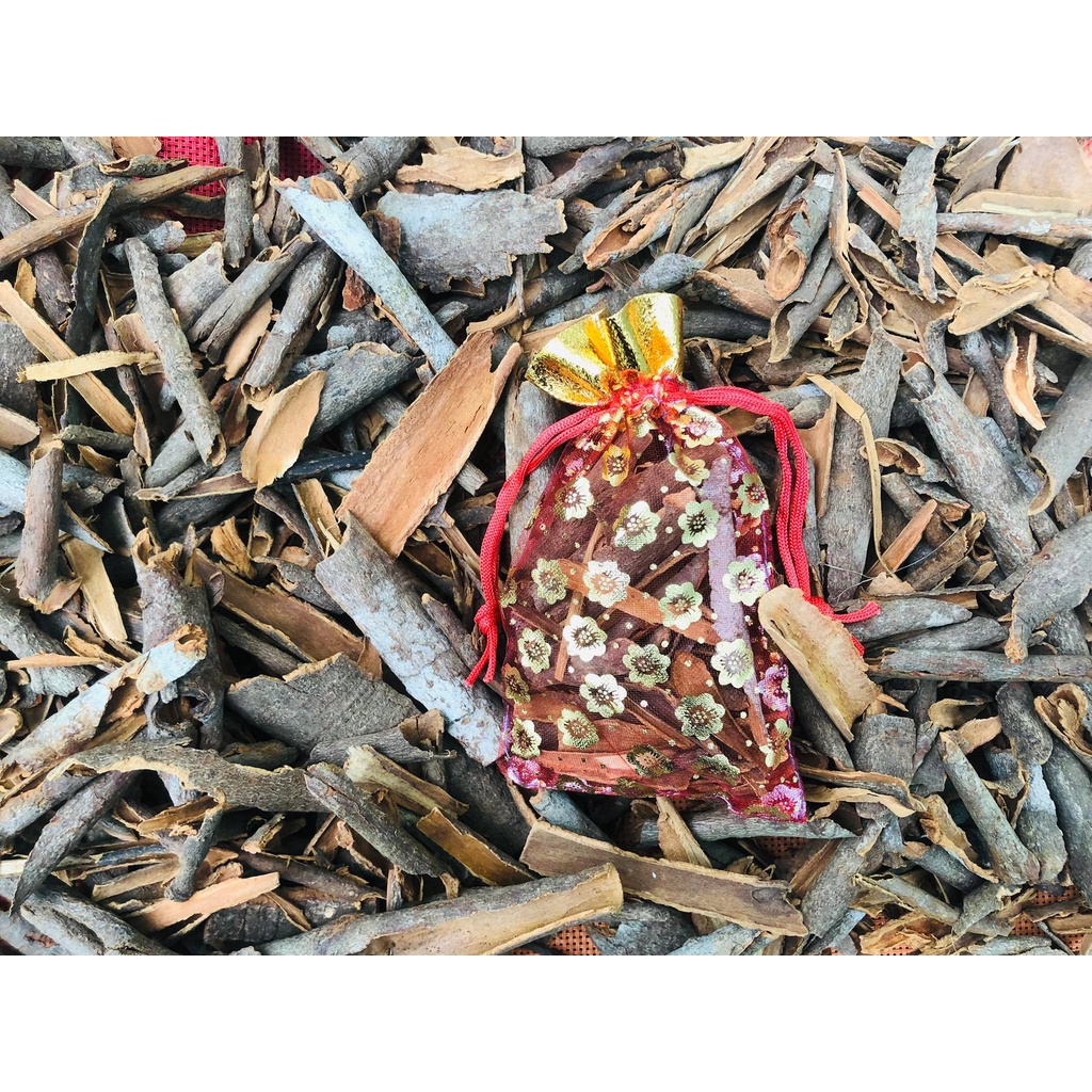Túi thơm Quế Quảng Ngãi giúp khử mùi hôi, treo ô tô, tủ quần áo cho không gian của bạn thêm thơm tho - dễ chịu