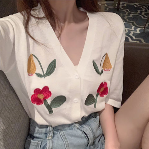 Áo Croptop Nữ Gân Thun Cổ Chữ V Tay Ngắn Thêu Dệt Bông Hoa Tinh Tế