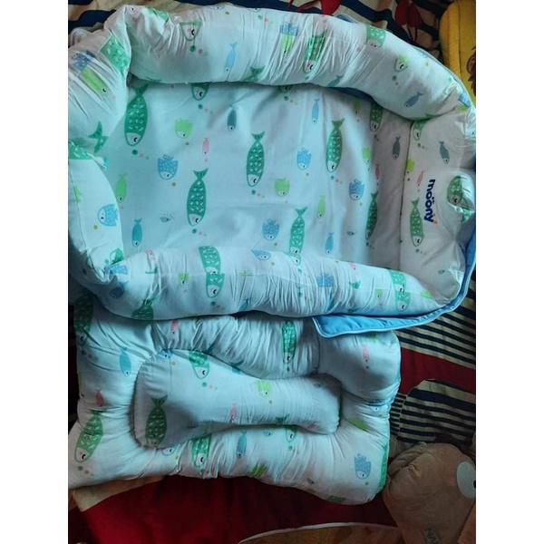 Đệm nôi chống trào cho bé quà Moony