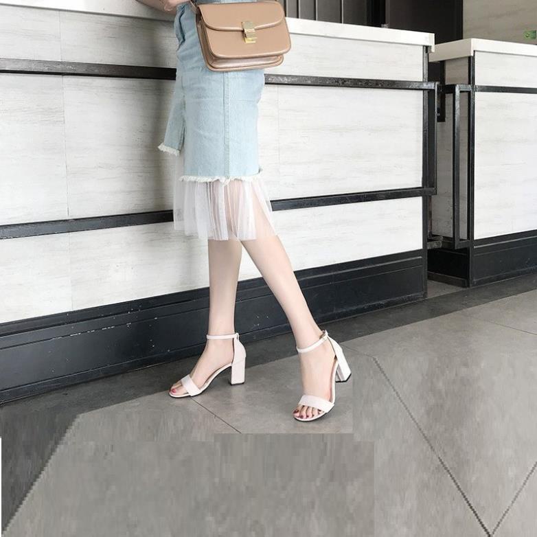 Giày cao gót nữ màu trắng đế vuông 7 phân 👎