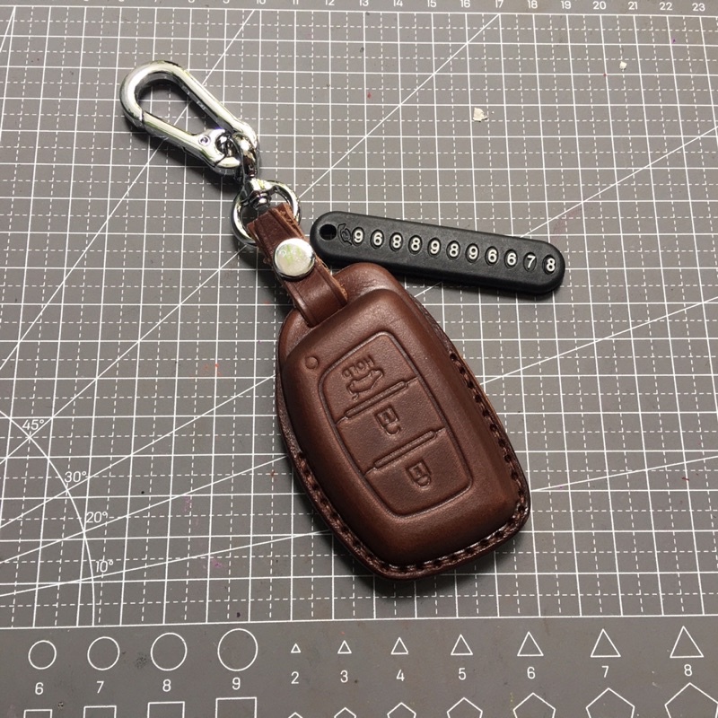 Móc khoá Ô tô chống rơi