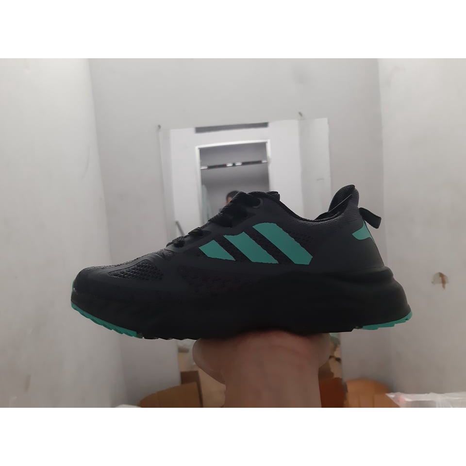 Giày sneakers, Giày thể thao nam nữ cao cấp vải lưới thoáng khí, Màu đen phối, có thể mang cặp, mang theo nhóm