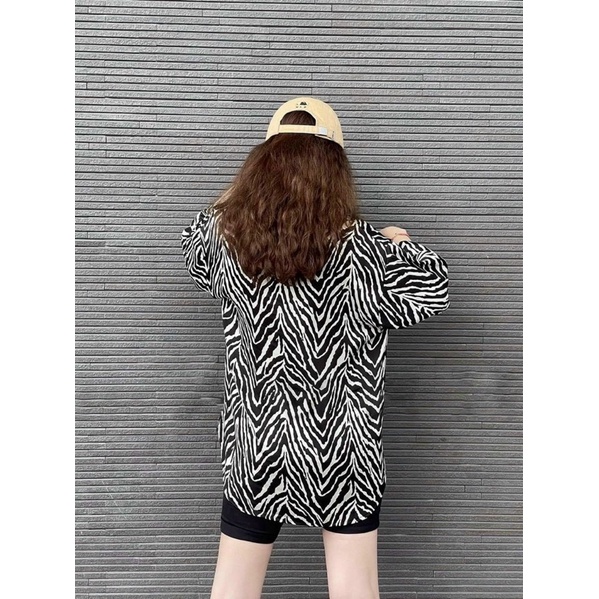 Set áo sơ mi hoạ tiết vằn kèm quần leggin