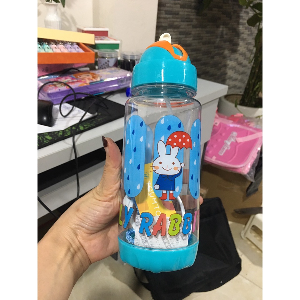 BÌNH ĐỰNG NƯỚC TOUMTOU NHẬT BẢN 660 ML HỌA TIẾT CUTE CÓ ỐNG HÚT CHO BÉ