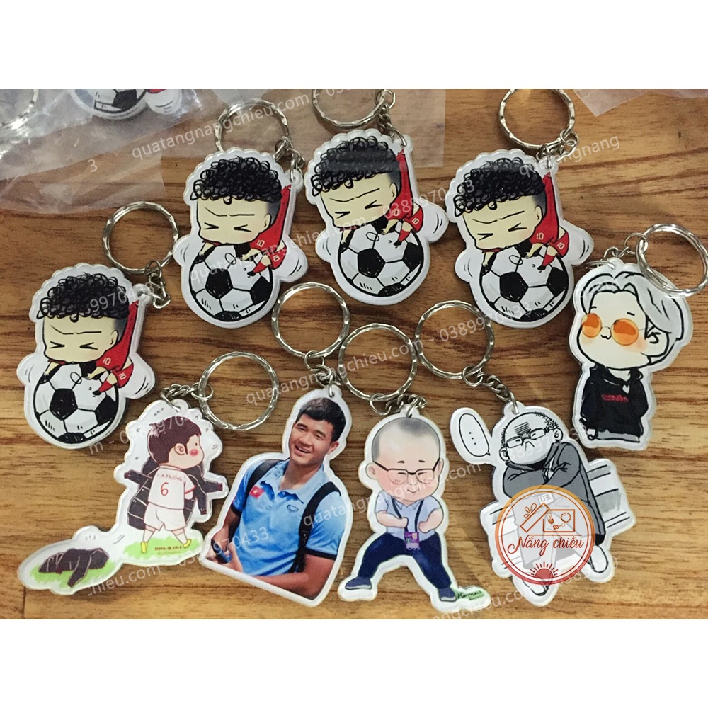 Móc khóa chibi cắt theo viền ảnh - Mẫu in hình cầu thủ Công Phượng siêu dễ thương