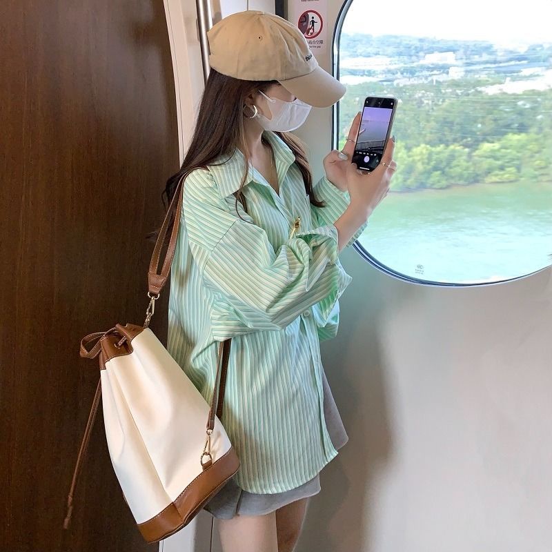 Áo Sơ Mi Kẻ Sọc Dáng Rộng Phong Cách Thời Trang Hàn Quốc