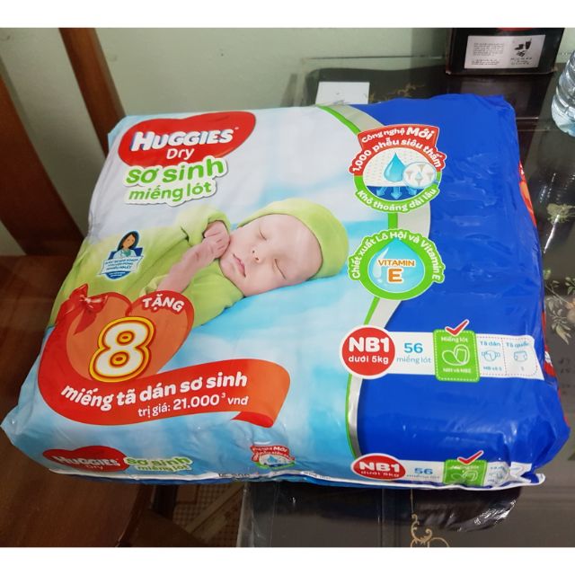 Miếng lót sơ sinh Huggies NB1 56 miếng + tặng 8 miếng tã dán sơ sinh (Giành cho bé sơ sinh tới 5kg)