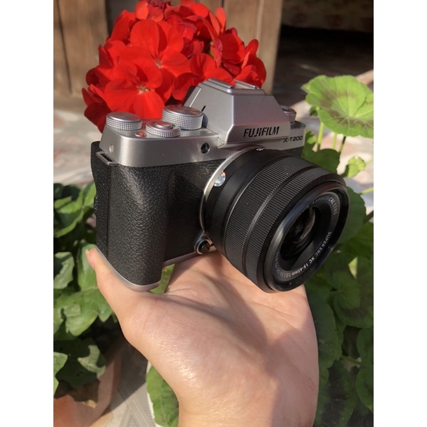 MÁY ẢNH FUJIFILM X-T200 KIT 15-45MM Còn BH hãng