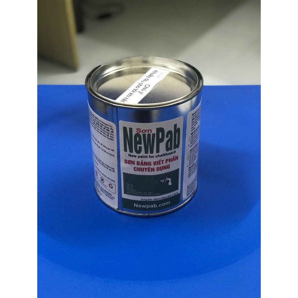 Sơn bảng viết phấn màu đen chuyên dụng cho bảng menu và bảng phấn trường học, viết tốt, lau dễ, ít lóa, bám phấn
