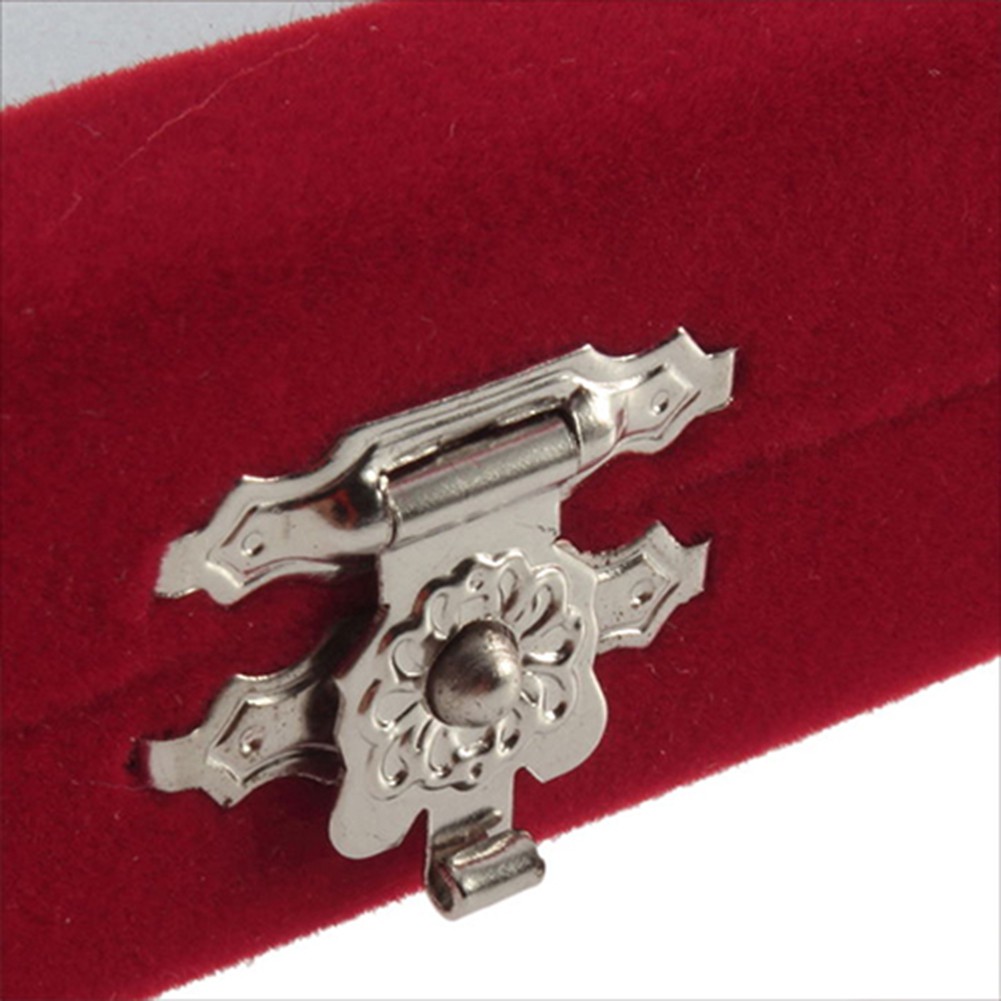 Hộp Đựng Trang Sức Bằng Nhung Màu Đỏ Sang Trọng