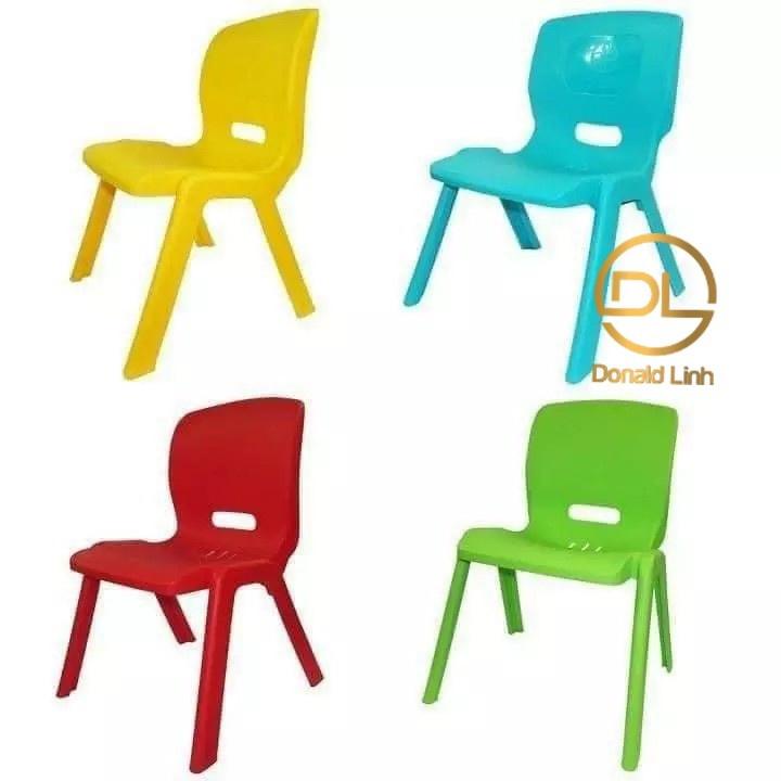 Ghế trẻ em có lưng tựa và miếng lót cao su chóng trượt Việt Nhật Plastic 970 aladanh-net-vn