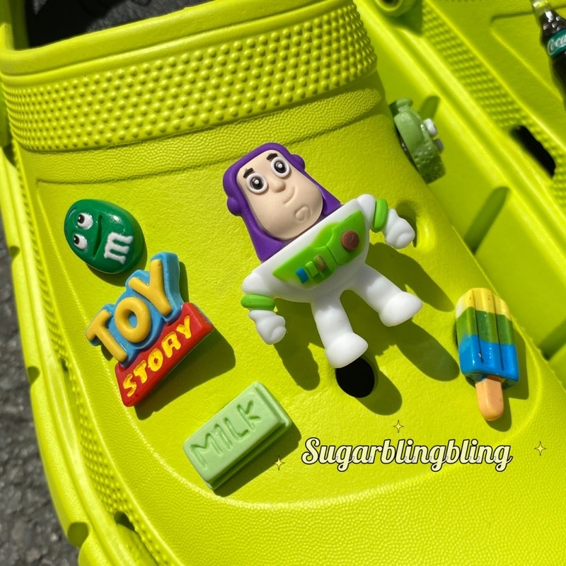 Dép crocs đế cao tặng kèm jibits toy story | Sugarblingbling