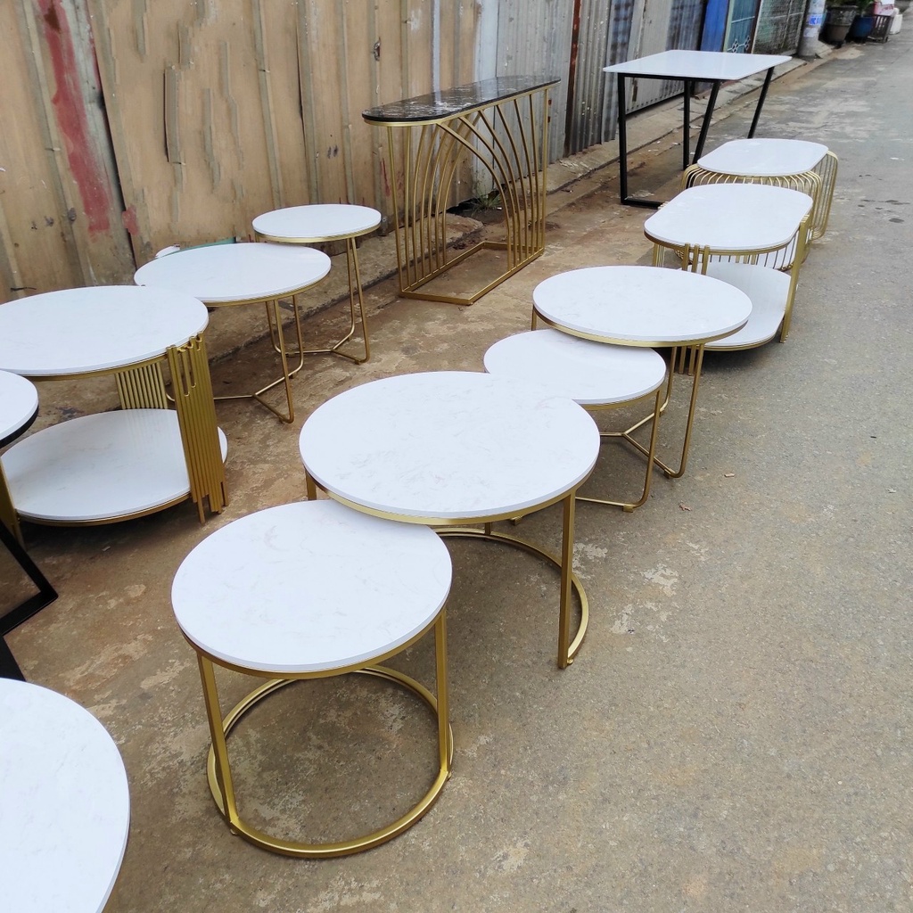 Bộ 2 bàn trà, Sofa mặt đá trắng vân mây khung sắt sơn tĩnh điện