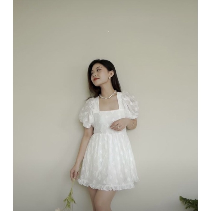 Váy trắng hoa buộc nơ