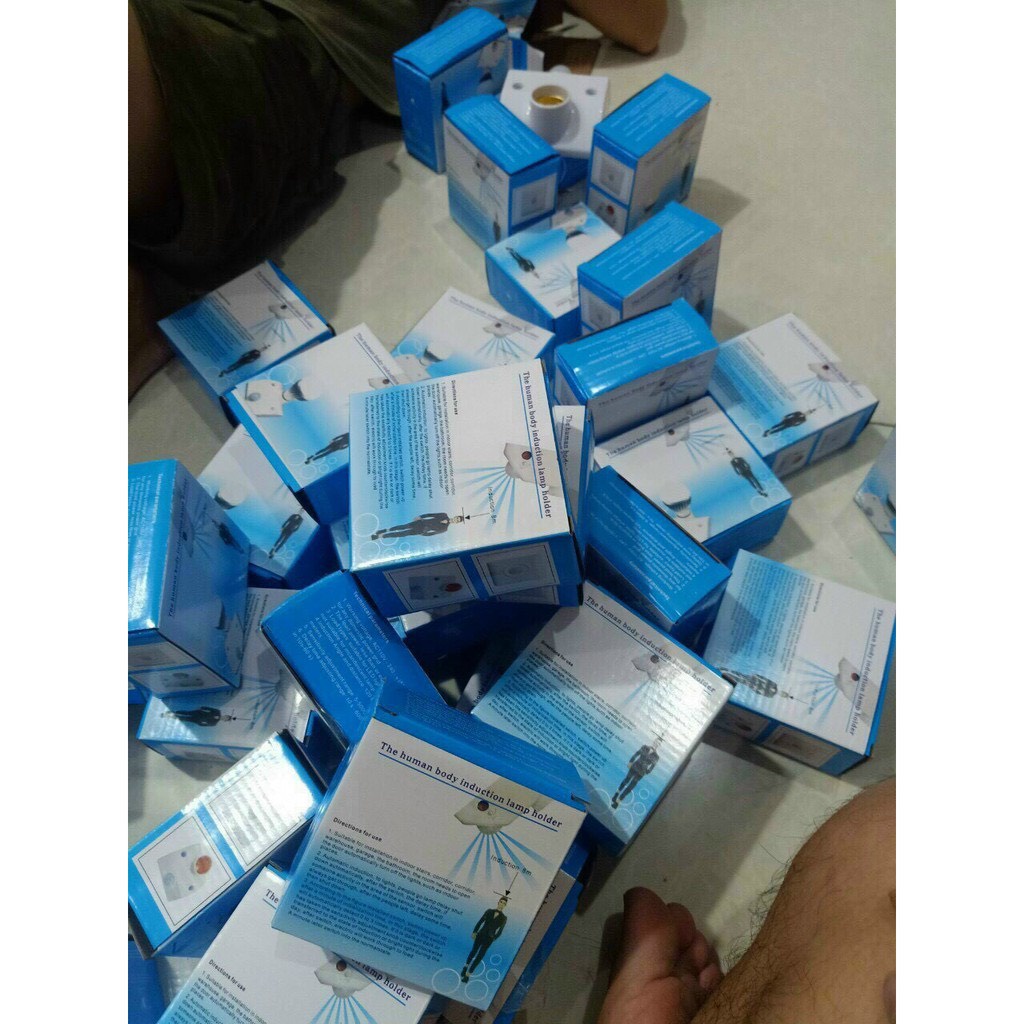Đui đèn cảm ứng chuyển động E27 cảm biến hồng ngoại PIR thông minh tự bật sáng khi có người SLH-PIR