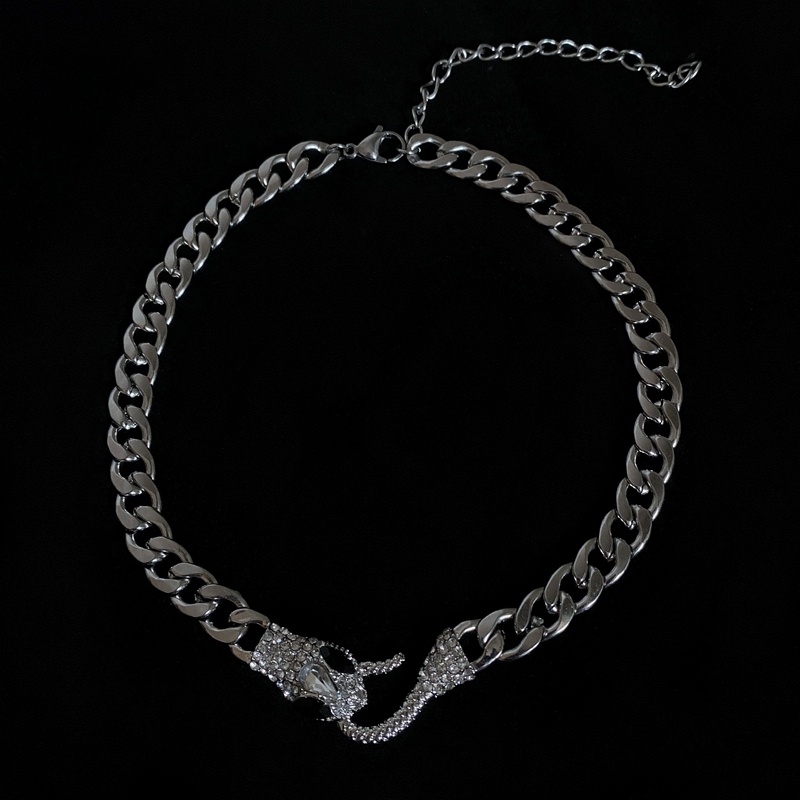 Vòng cổ Hình Rắn Đính Đá Sang Trọng Quyến Rũ