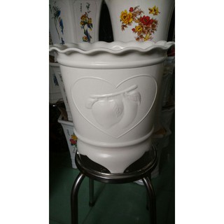 CHẬU NHỰA TRÁI ĐÀO HÌNH ỐNG LOẠI TO TRỒNG CÂY LỚN CAO40CM RỘNG40CM TRỒNG CÂY VÀ HOA KIỂNG RẤT ĐẸP.